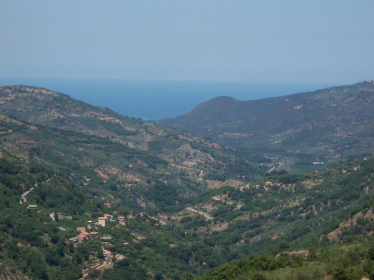 Agriturismo Don Cesarino Contura Esterno foto